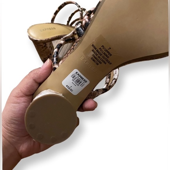 Express Block heel Sandals size 7 - Picture 2 of 2